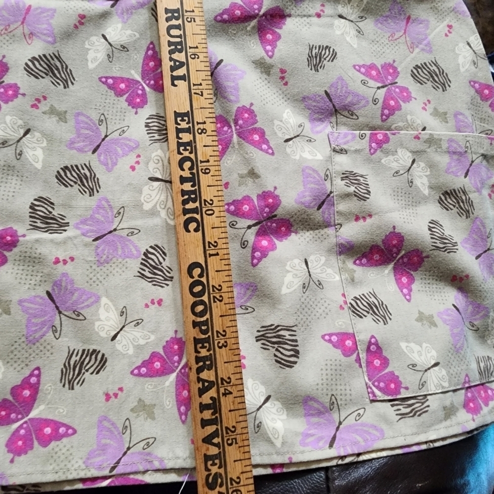 3-2-1 Scrub Tops Lot Women's Medium Hearts Butterflies Valentine's Day Nurse - Picture 13 of 16